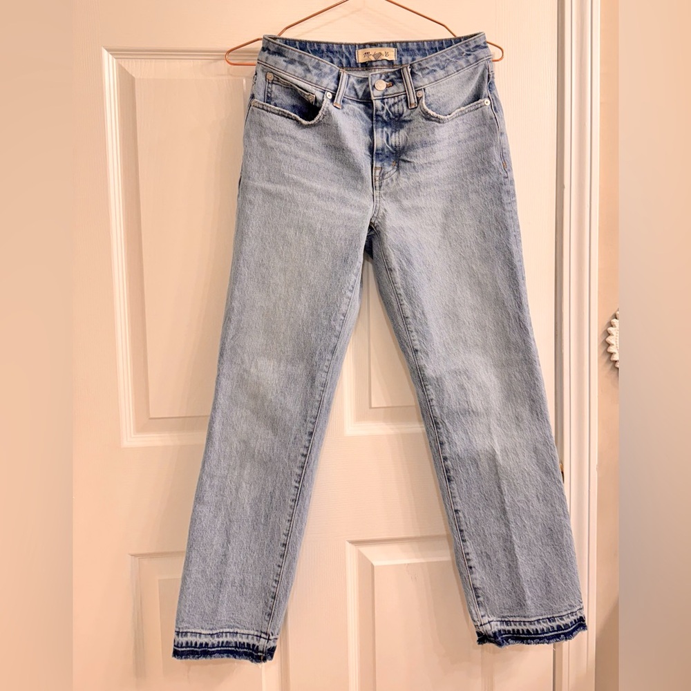 The Petite Curvy '90s Straight Mid-Rise Jean in Barbosa Wash